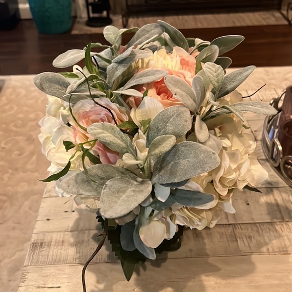 Gorgeous high quality flower arrangement - Picture 5 of 13